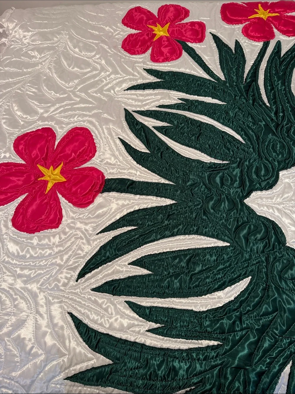 Hawaiian traditional style hand made king size quilt